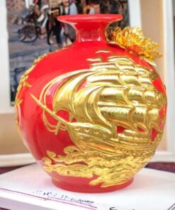 Bình Hút Tài Lộc Thuận Buồm Xuôi Gió Gốm Sứ Bát Tràng Dát Vàng Cao Cấp - Màu Đỏ