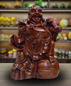 Tượng Phật Di Lặc Gỗ Tay Phải Cầm Thỏi Vàng Tay Trái Cầm Gậy Như Ý