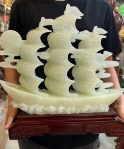 Tượng Thuyền Buồm Bạch Ngọc Thuận Buồm Xuôi Gió