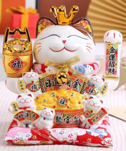 Mèo Thần Tài Vẫy Tay Đế Vương Cầm Thùng Vàng
