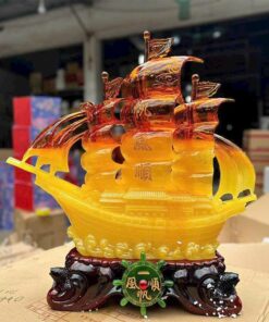 Tượng Thuyền Buồm Phong Thủy Thuận Buồm Xuôi Gió 60X40Cm - Màu Vàng