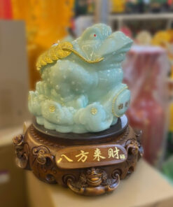 Tượng Thiềm Thừ Cóc Ngậm Xâu Tiền Màu Ngọc Bích